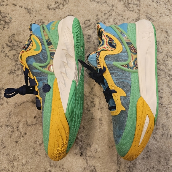 New Nike Kyrie Irving 8 Go Se (ps) Baltic Blue Multi Color Sz 5Y - Picture 1 of 6